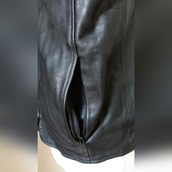 Xelement Leather motorcycle vest LIKE NEW - Picture 4 of 5